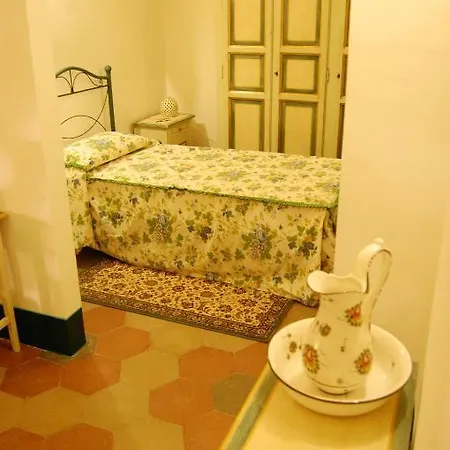 Casa Camilla Bed & Breakfast